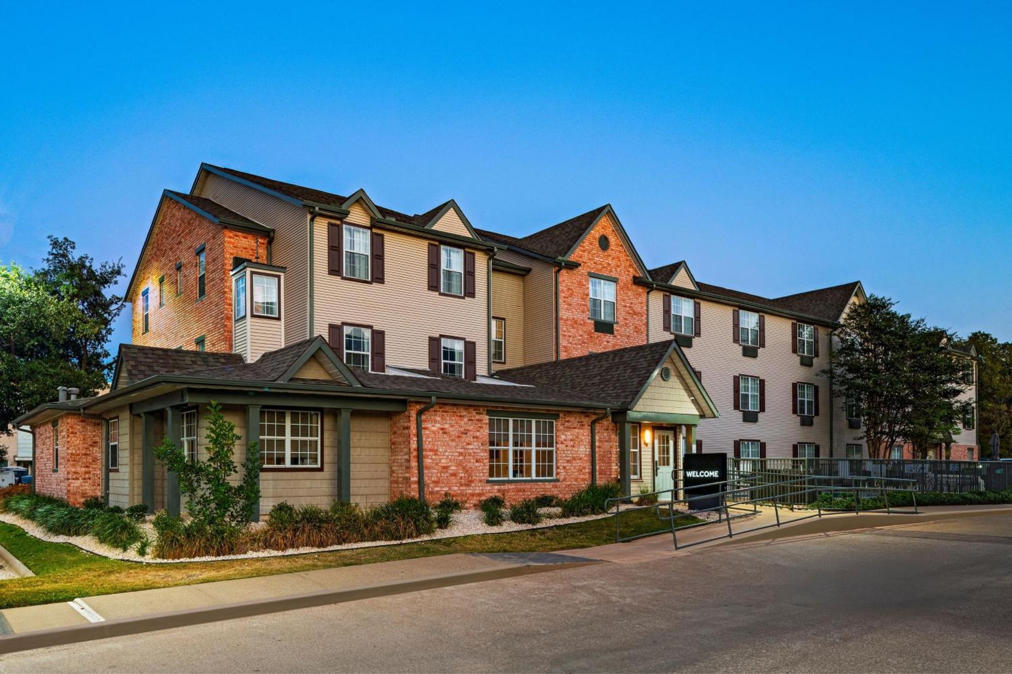 Towneplace Suites By Marriott College Station Exterior foto